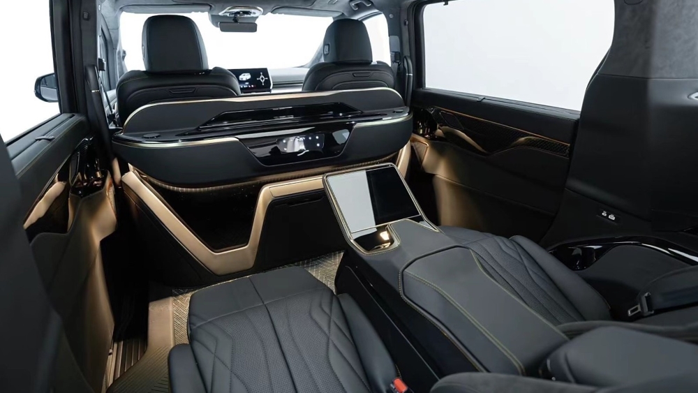 Салон Wey Alpine Co-Creation, интерьер второго ряда