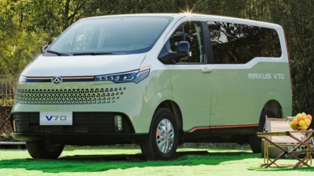 минивэн Avior V70 передняя часть