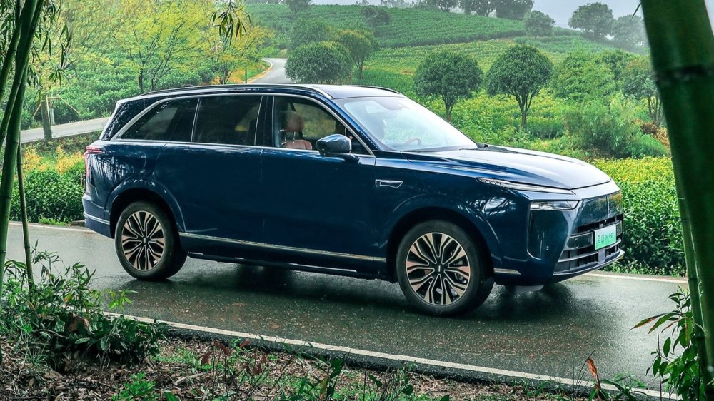 кроссовер Wey 07 вид спереди сбоку