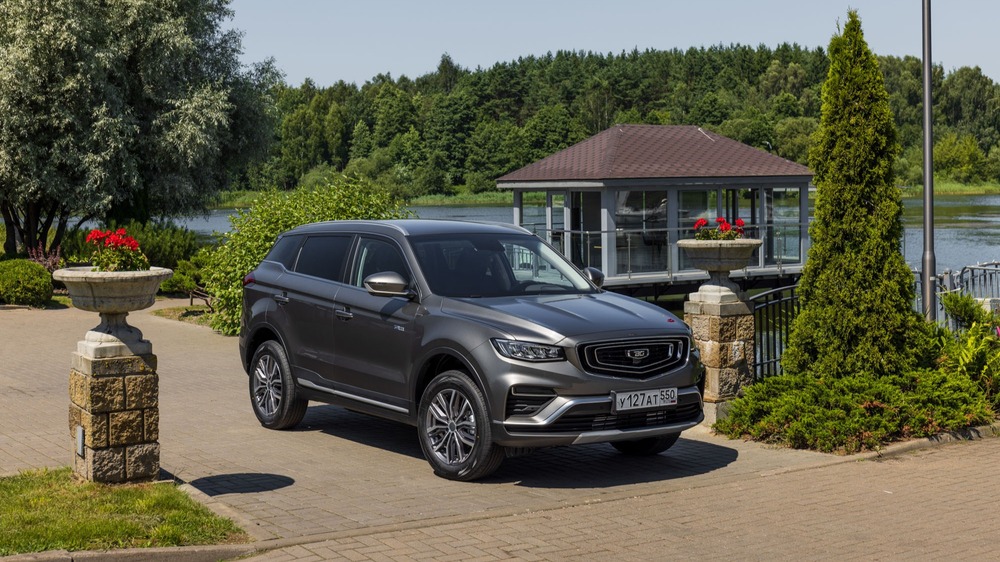 Belgee X70 вид спереди сбоку