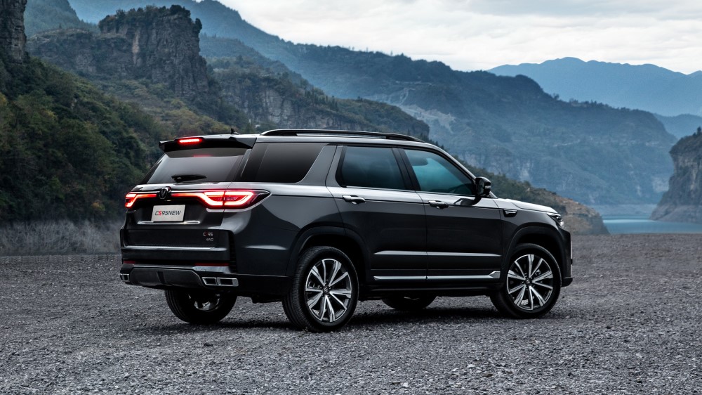 Обновленный кроссовер Changan CS95 Новая боковая задняя часть