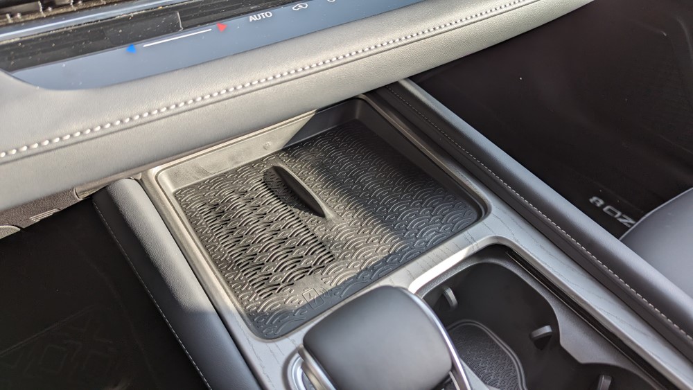 беспроводная зарядка для внутренней консоли chery Arrizo 8