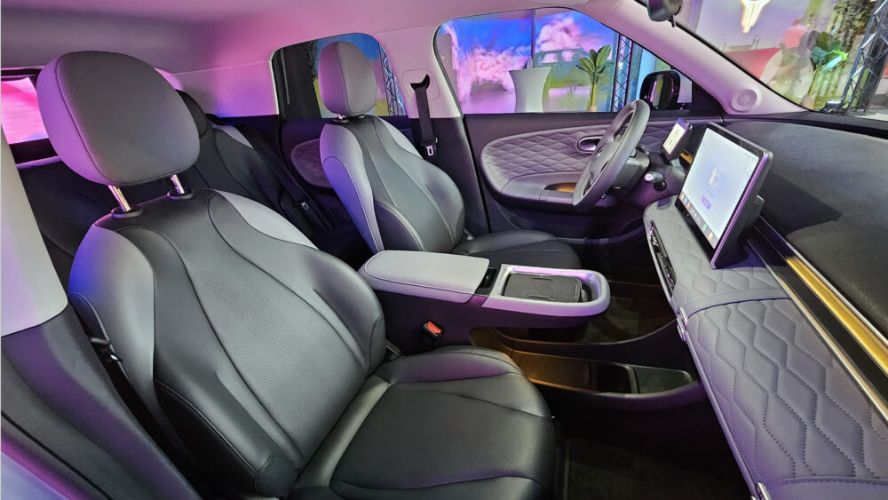 Dongfeng Box на презентации в Беларуси салон интерьер первого ряда сидений