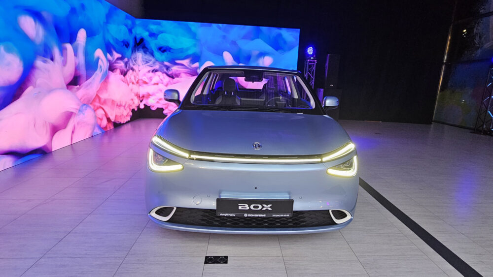 Dongfeng Box на презентации в Беларуси, вид спереди