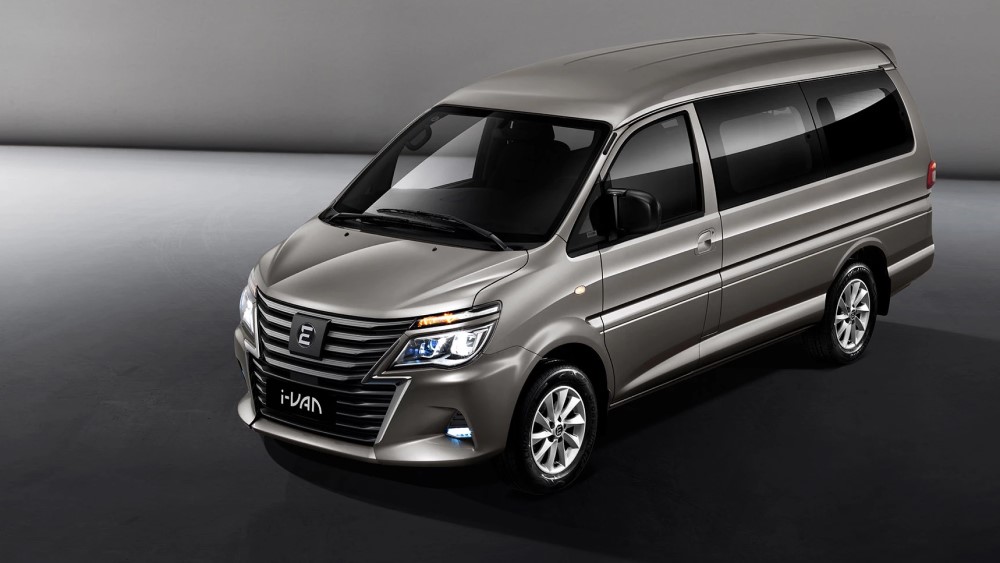 Передняя часть минивэна Evolute i-Van