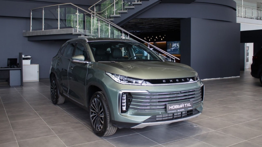 exeed txl keyauto пулково в автосалоне перед дилером