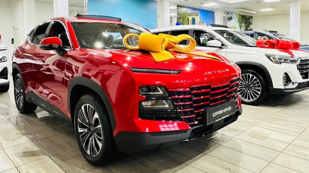 Кроссовер Jetour Dashing левый передний в автосалоне автосалона новый флагманский автомобиль купить скидки сниженные цены