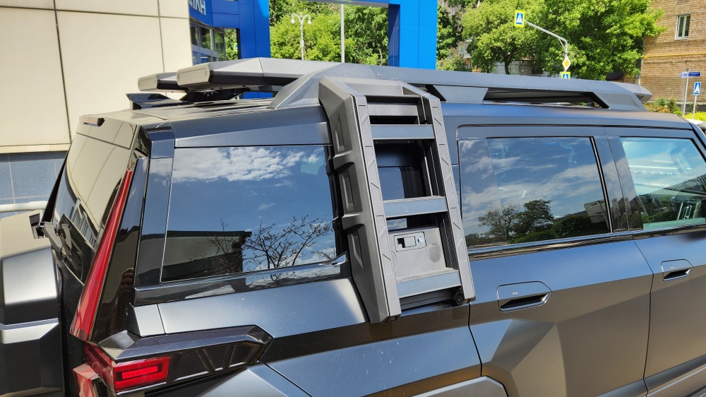 Гибридный внедорожник M-Hero I EVR цены аксессуары пакет Расширение