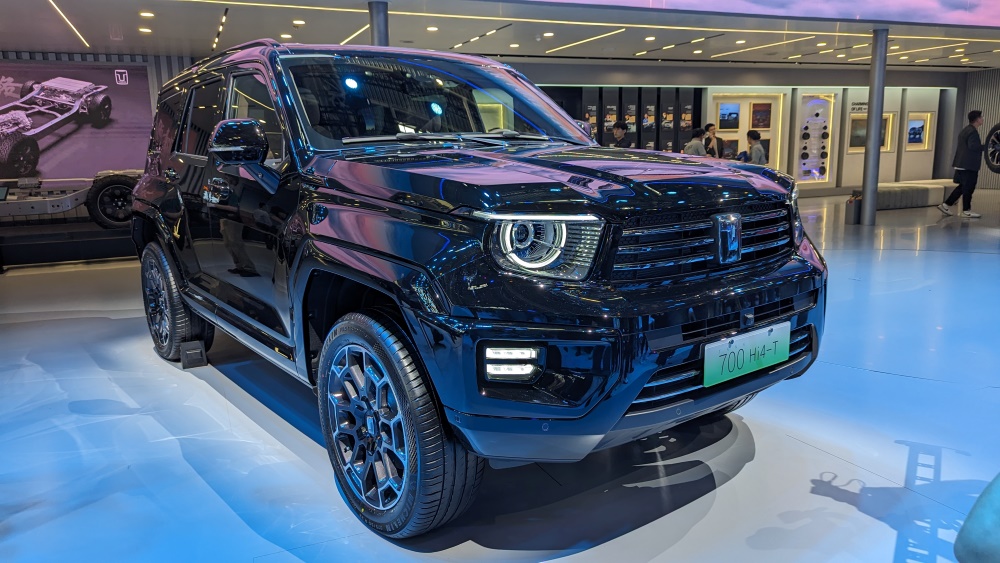 Презентация внедорожника Tank 700 Hi4-T на Пекинском автосалоне, вид спереди