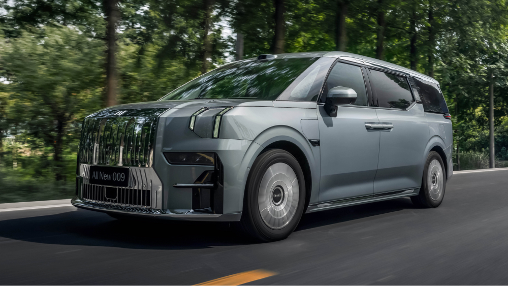 zeekr 009 боковая передняя часть минивэна серая