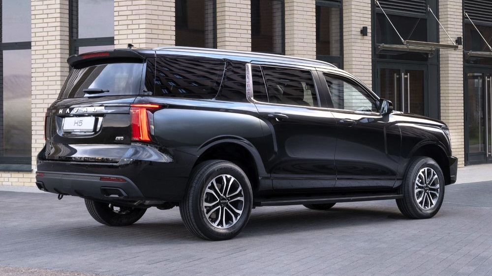 Внедорожник Haval H5 вид сбоку сзади