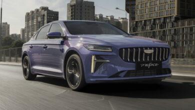 В России покупатели новейшего седана Geely Preface, отмечают его современный и динамичный стиль. В России покупатели новейшего седана Geely Preface, отмечают его современный и динамичный стиль.