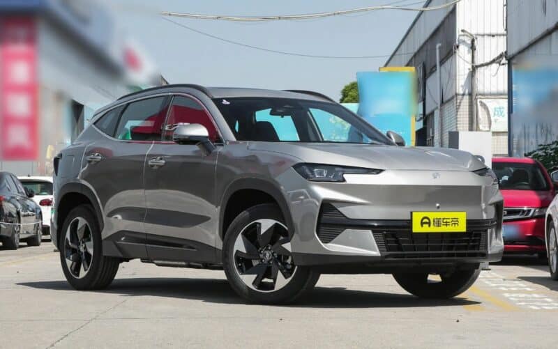 В Китае кроссовер Jetour Shanhai L6 будет официально представлен в конце августа 2024 года.