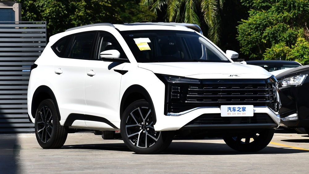 JAC X8 Plus передняя сторона