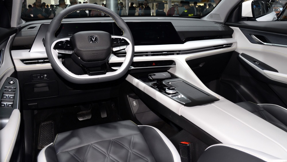 Интерьер Changan CS75 Plus третьего поколения