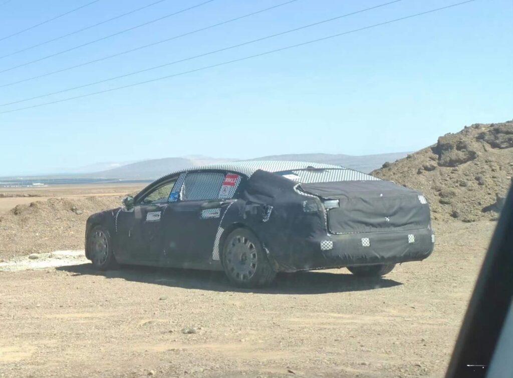 В Китае на шпионском снимке замечен таинственный седан, возможно это Maextro от Huawei и JAC