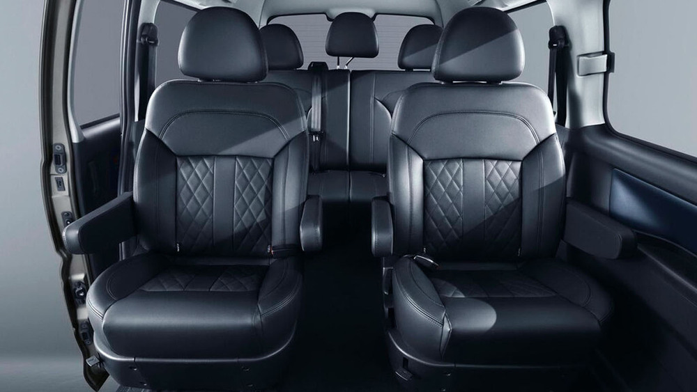 Dongfeng M5 салон седан 7 мест