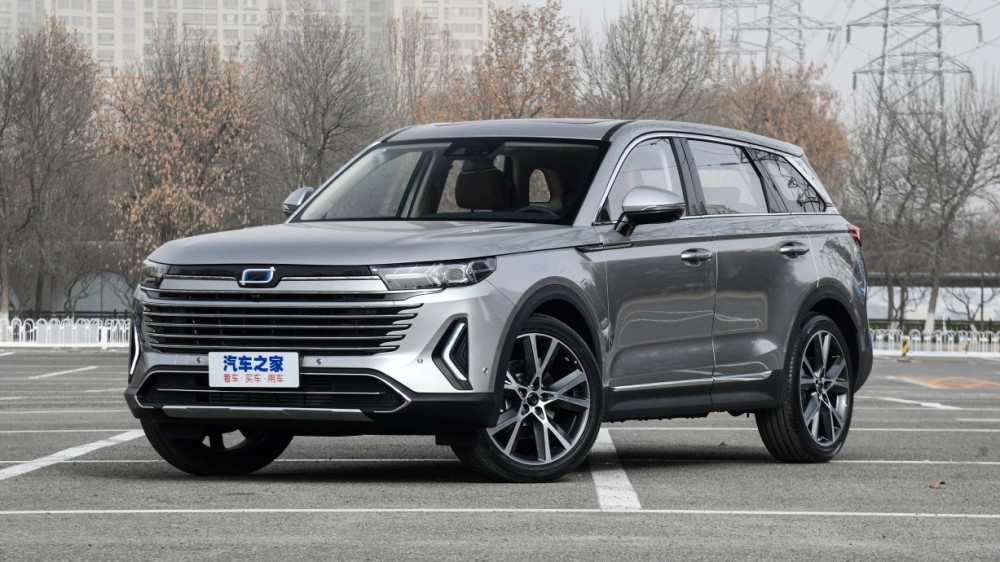 обновленный FAW Bestune T99 передняя часть