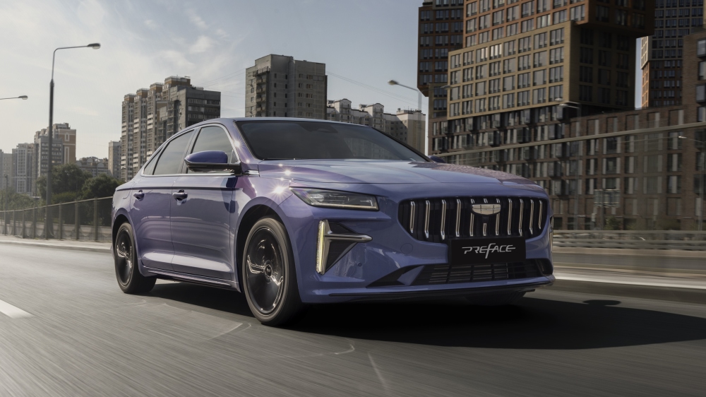 Geely Preface седан боковая передняя часть в России в динамике