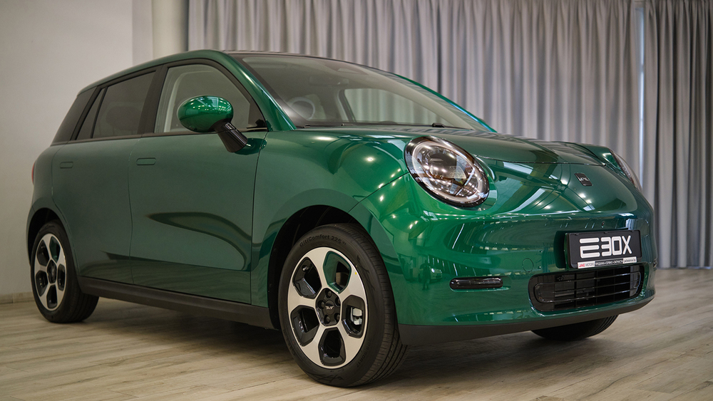 JAC E30X в Беларуси, вид спереди