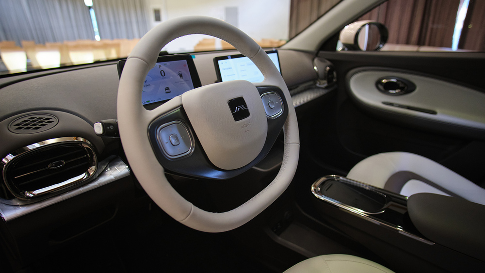 JAC E30X в интерьере Белоруссии