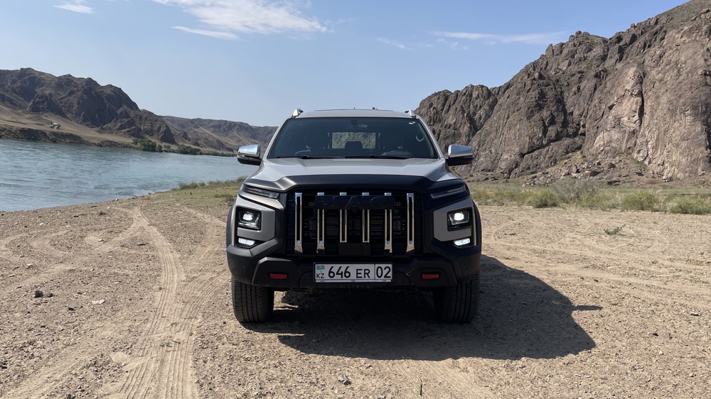 JAC T9 front in Kazakhstan test