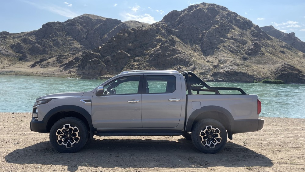 JAC T9 side view in Kazakhstan test