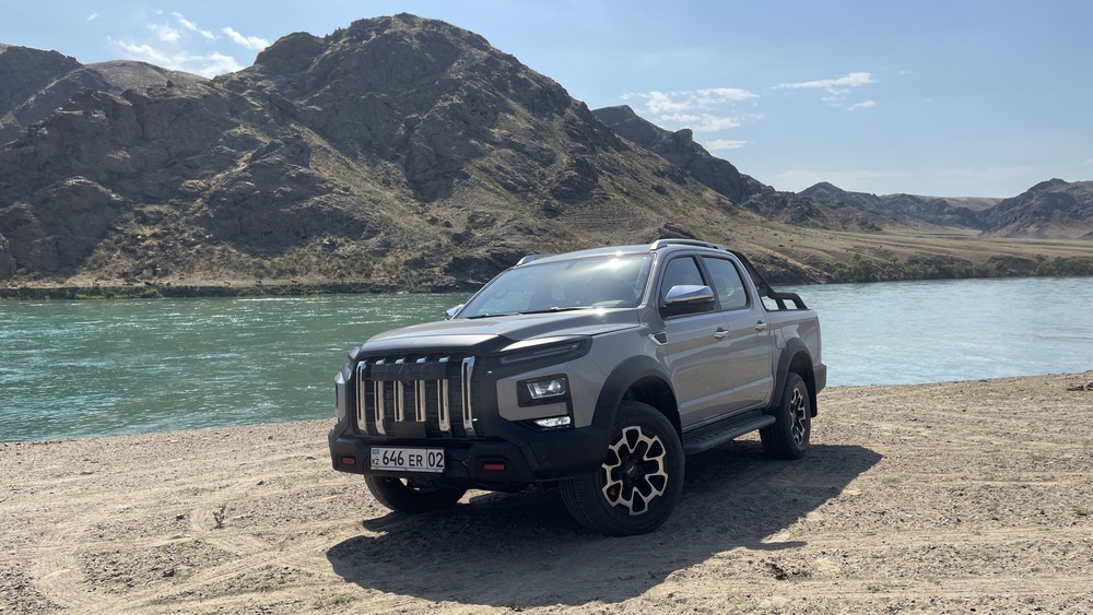 JAC T9 side front in Kazakhstan test