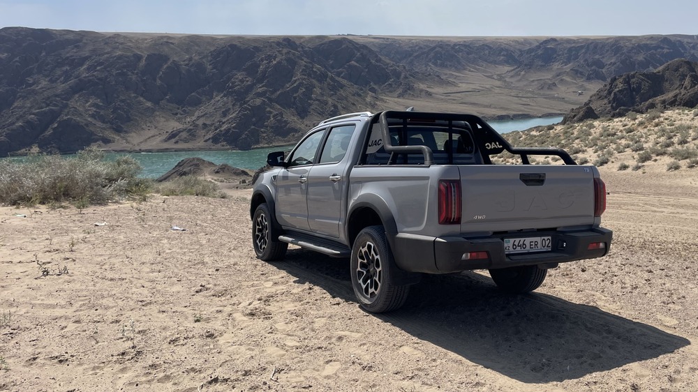 JAC T9 side rear in Kazakhstan test