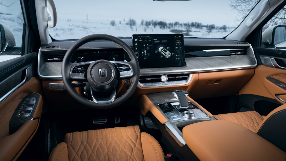 Интерьер салона Tank 500 Urban