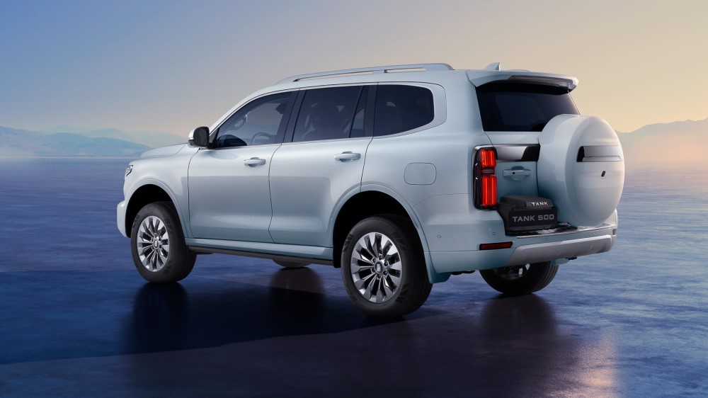 Гибридный внедорожник Tank 500 Urban с задней стороны
