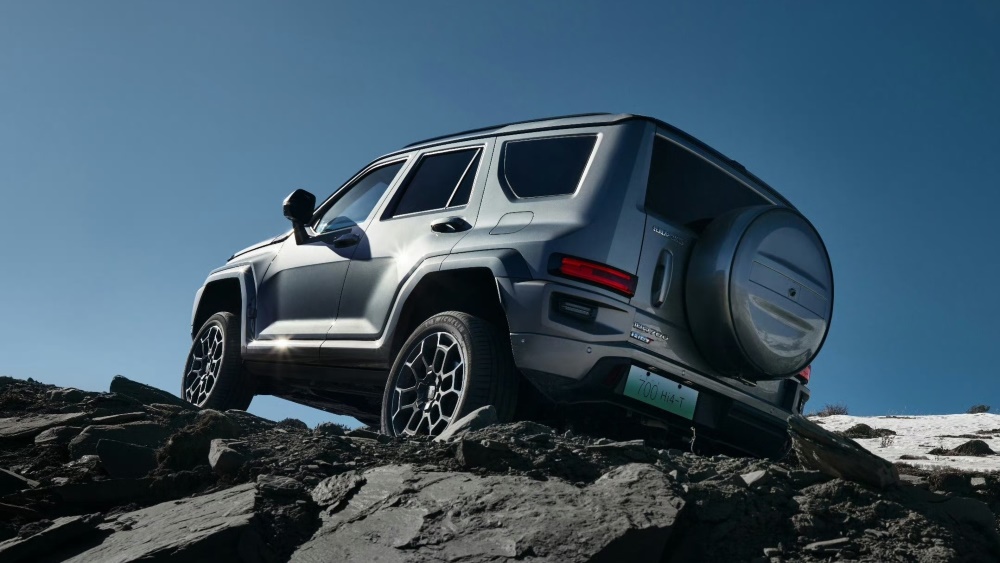 Tank 700 Hi4-T SUV боковой задний внедорожный