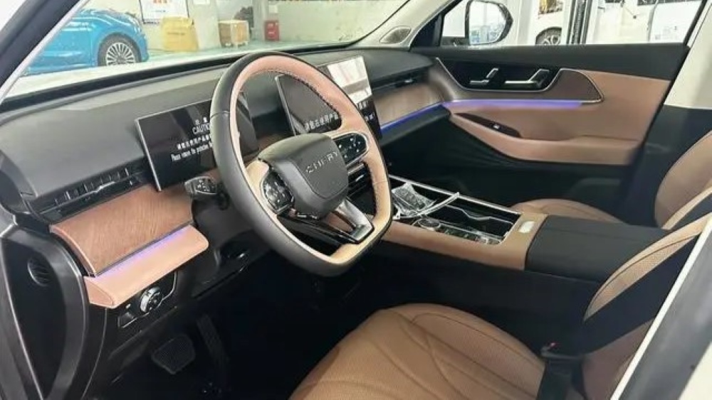 Интерьер кроссовера Chery Tiggo 8L в Китае