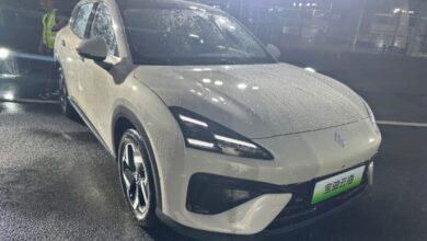 В Китае SAIC, GM и Wuling выпустили новый кроссовер Baojun Yunhai по цене от 15 450 долларов США.