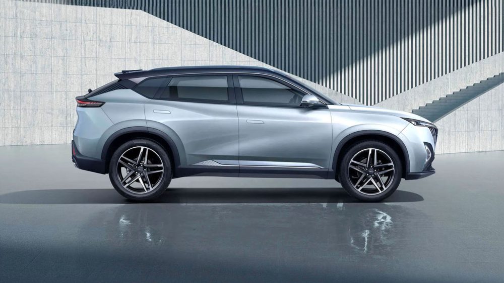Dongfeng Aeolus Mage, вид сбоку в Беларуси