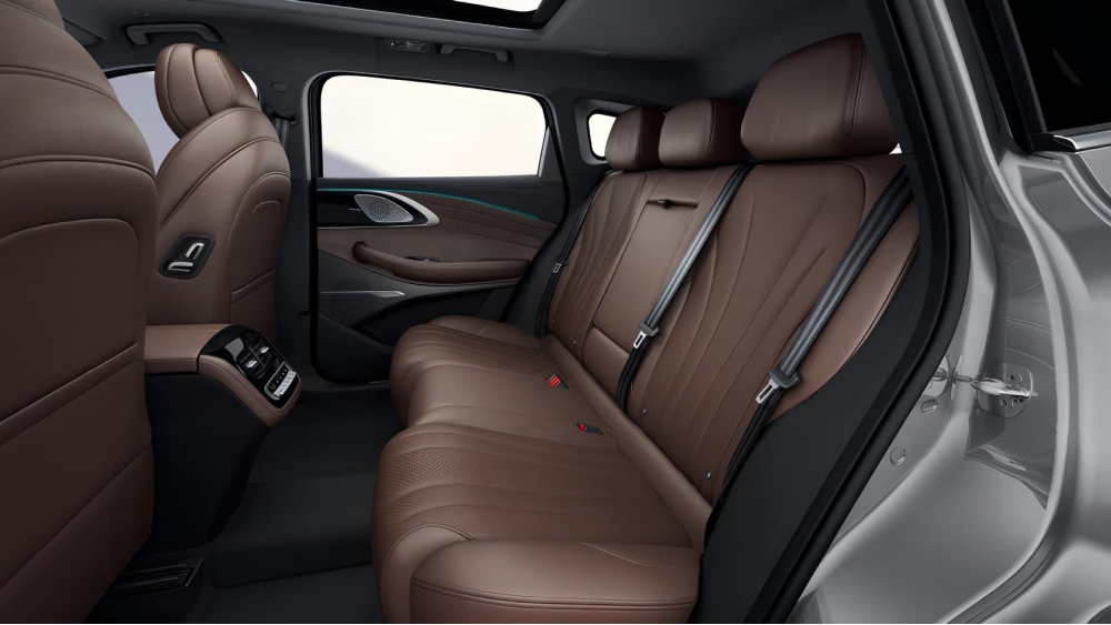 exeed txl флагманский салон коричневый второй ряд