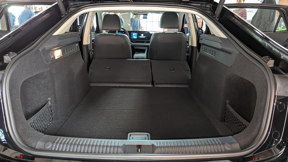 FAW Betune B70 для России салон салон багажник лифтбек