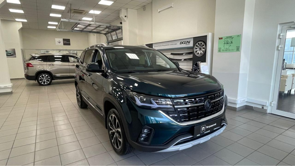 начало продаж forthing t5 кроссовер боковая передняя часть синий