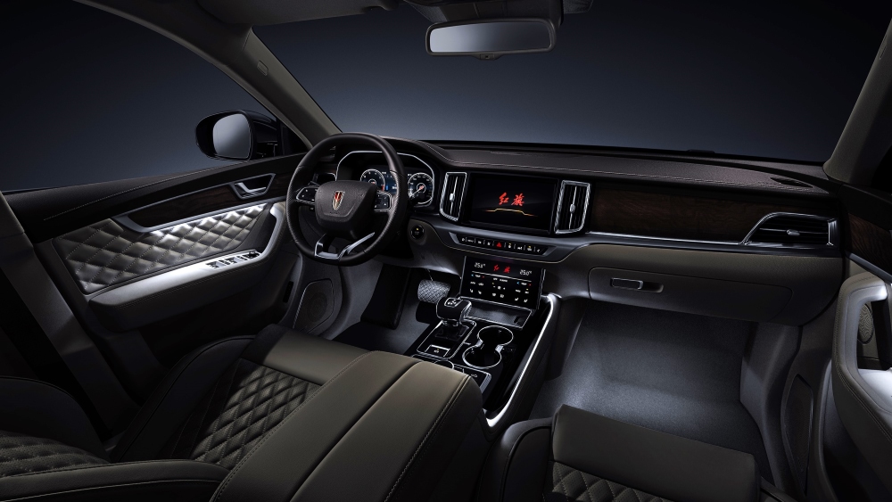 Hongqi HS7 салон первый ряд ночной свет освещение