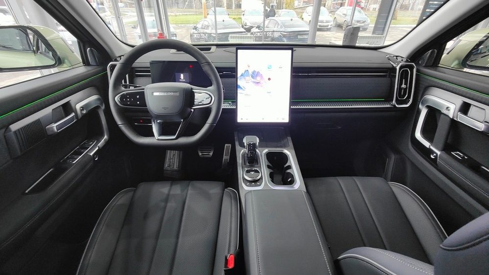 Интерьер салона Jetour T1