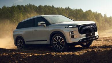 В России обновился кроссовер Jaecoo J7 и получил измененный салон, увеличенный багажник и больше комплектаций.