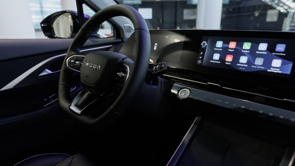 Omoda C5 в автосалоне у дилера Интерьер салона Бизнес-Авто