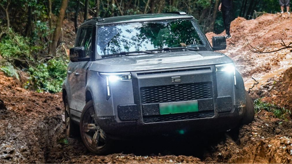 Rox Polarstone 01 боковая передняя серебристая