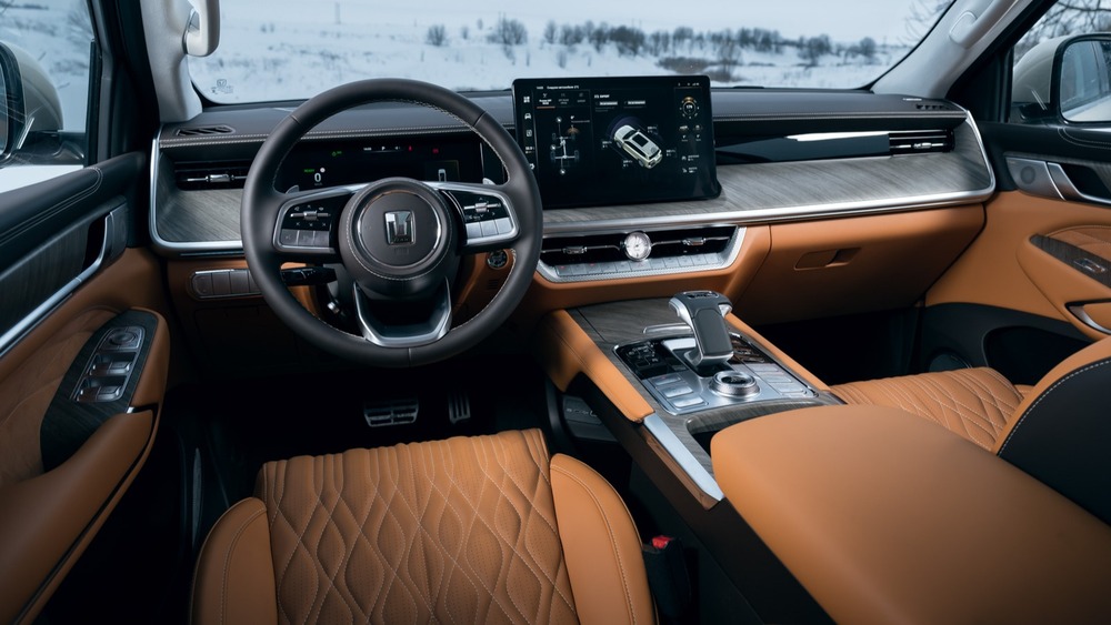 Интерьер салона Tank 500 Urban, передний ряд