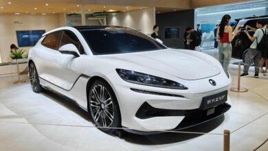 В Китае глобальная премьера роскошного универсала Denza Z9 GT от BYD запланирована на конец сентября 2024 года. В Китае глобальная премьера роскошного универсала Denza Z9 GT от BYD запланирована на конец сентября 2024 года.