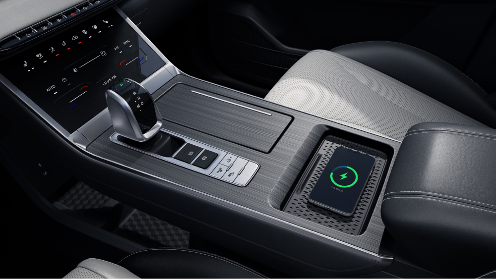 Chery Tiggo 4 новый кроссовер салон белый серый центральный тоннель