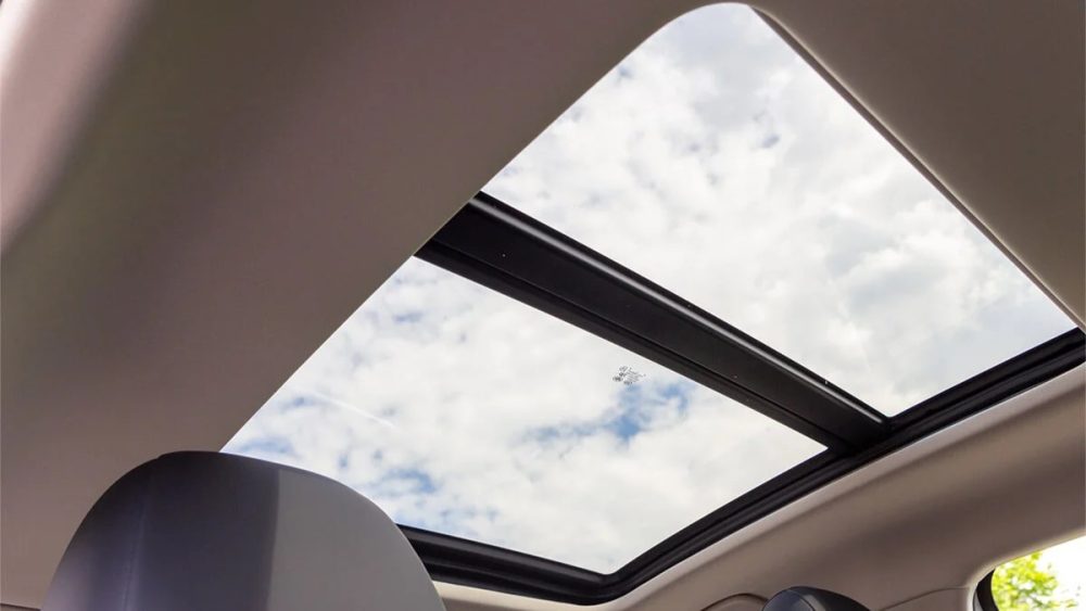 новый обновленный салон Bestune B70 салон панорамная крыша