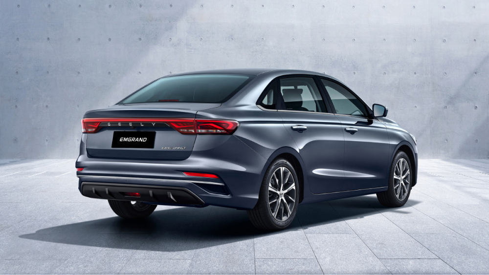 Geely Emgrand боковая задняя серая
