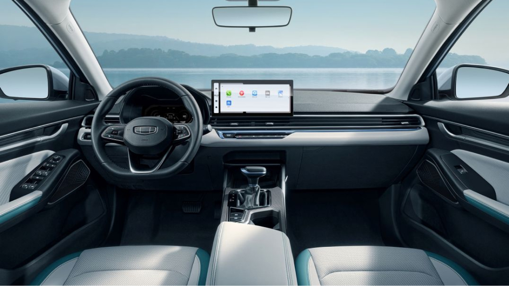 салон Geely Emgrand белый синий