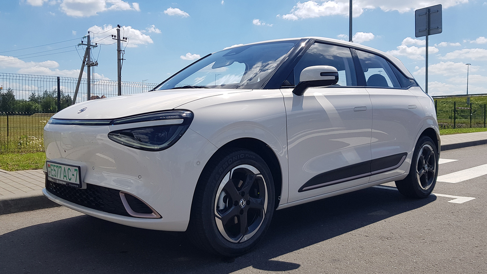Electric city car JAC E30X in Belarus, front side test